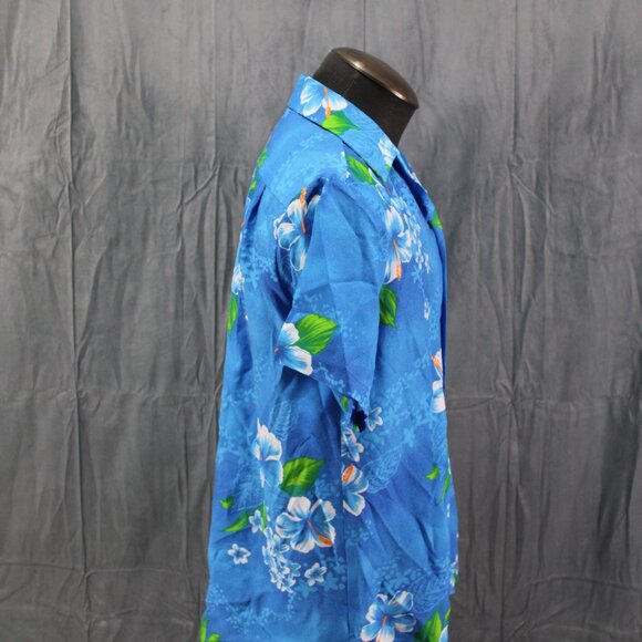 Vintage Hawaiian Shirt - Blue Floral by Made i Hawaii - Men's Medium - Picture 9 of 10